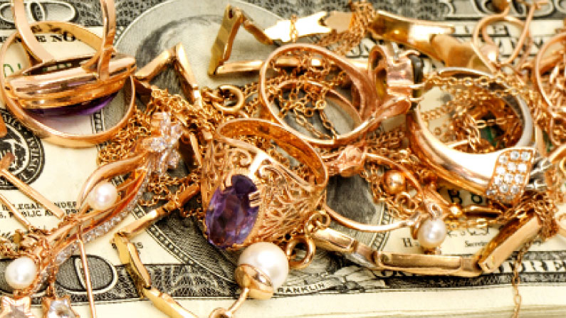 Why You Should Sell Your Unwanted or Unused Gold Jewelry