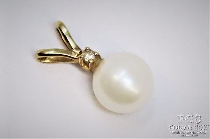 Picture of 14k Pearl 7 Diamond Pendant 