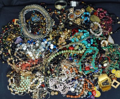 Picture of 10.9lbs Assorted Beaded Fashion/Costume Jewelry Job Lot Nice Selection! 