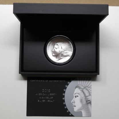 Picture of 2019-P 2.5oz Silver American Liberty High Relief Medal w/ Box & COA  