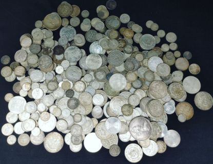 Picture of 81.4ozt Assorted World/Foreign Silver Coins 2531.35g 