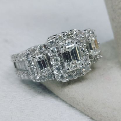 Picture of 14kwg 1.0cttw I2/G Emerald Cut Diamond Ring w/ 12 .30ct SI2/G Baguettes Size 6.75 